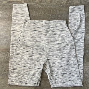 TAVI High Waisted Grey & Creme Leggings Size Medium